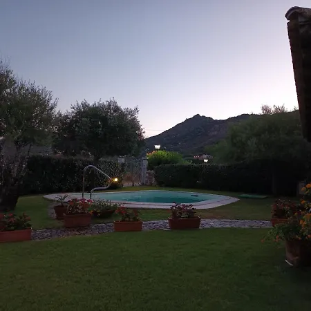 Casa Con Piscina Lu Fraili *