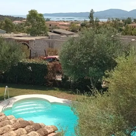 Casa Con Piscina Lu Fraili 펜션 *